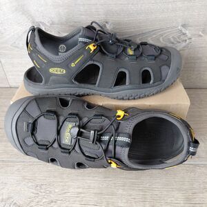 KEEN SOLR Sandals Mens 10 Black Closed Toe Waterproof Outdoor Trail Hiking Shoes